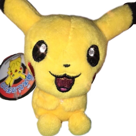 RARE POKÉMON CENTRE PIKACHU PLUSH KEYCHAIN - Picture 5 of 5
